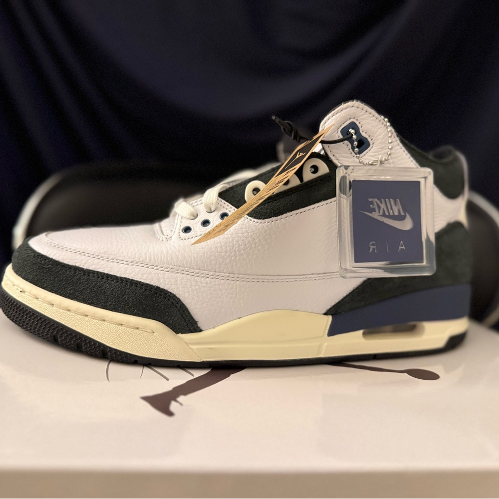 Nike Air Men's White and Black Sneakers